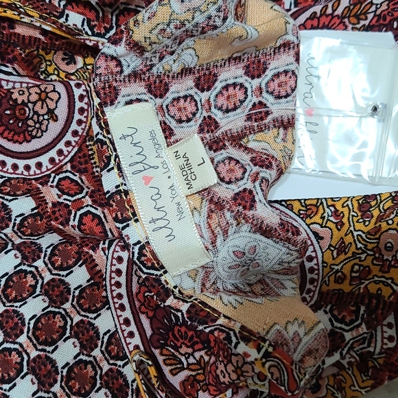 Ultra Flirt Spaghetti Strap Tie Front Top w/Matching Wide Leg Pants. - Picture 5 of 6